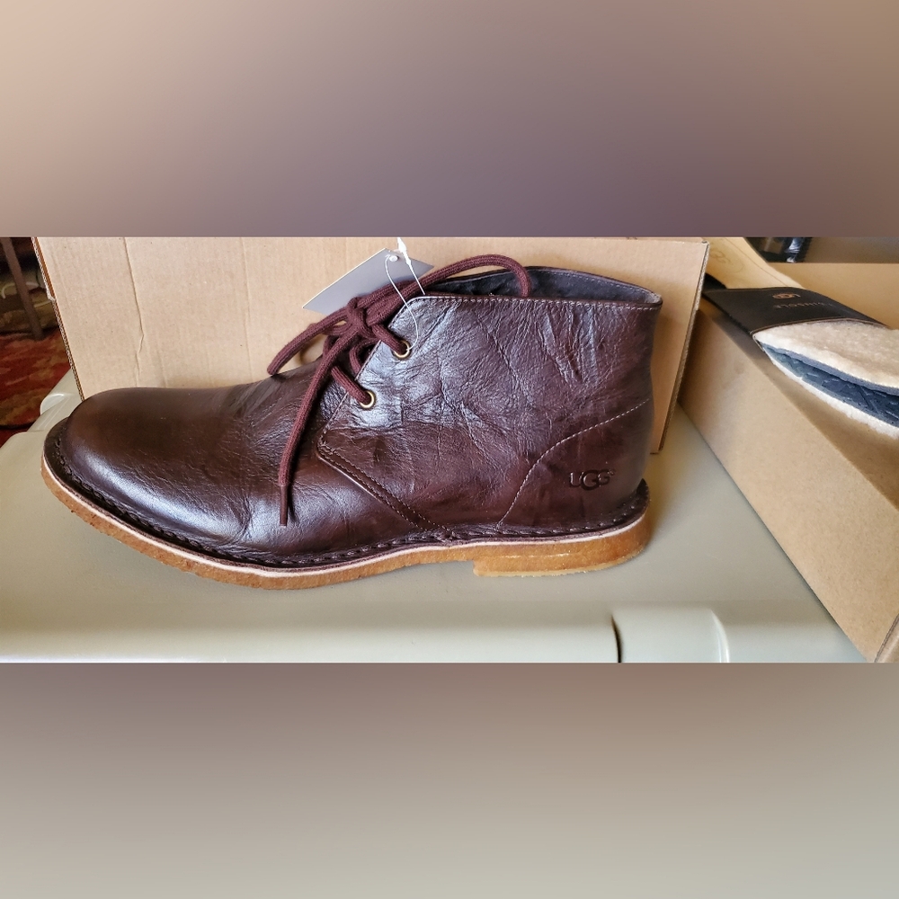UGG Leather Grain Shoes for Mens New in Box size 11